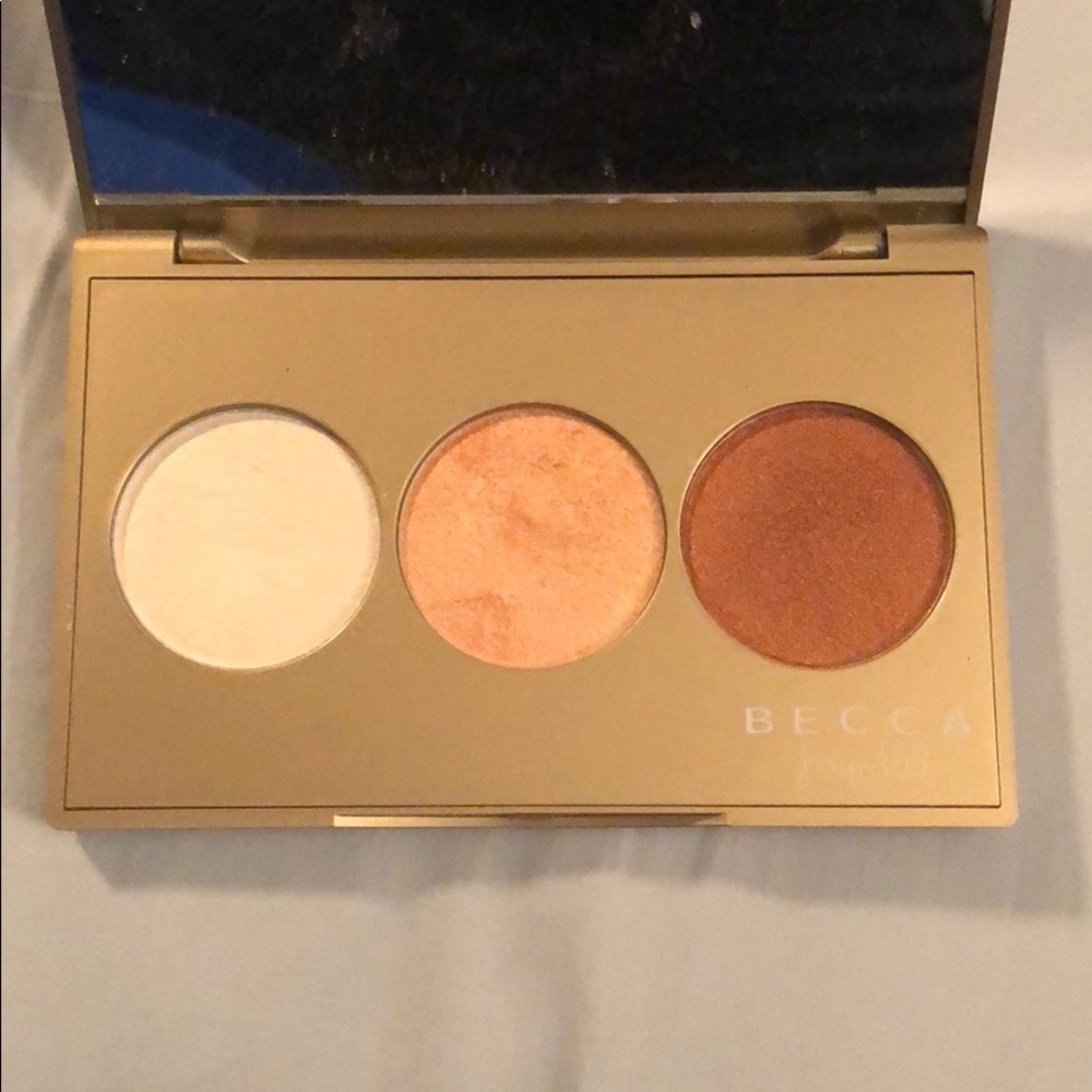 BECCA x Jaclyn Hill Champagne Glow palette
